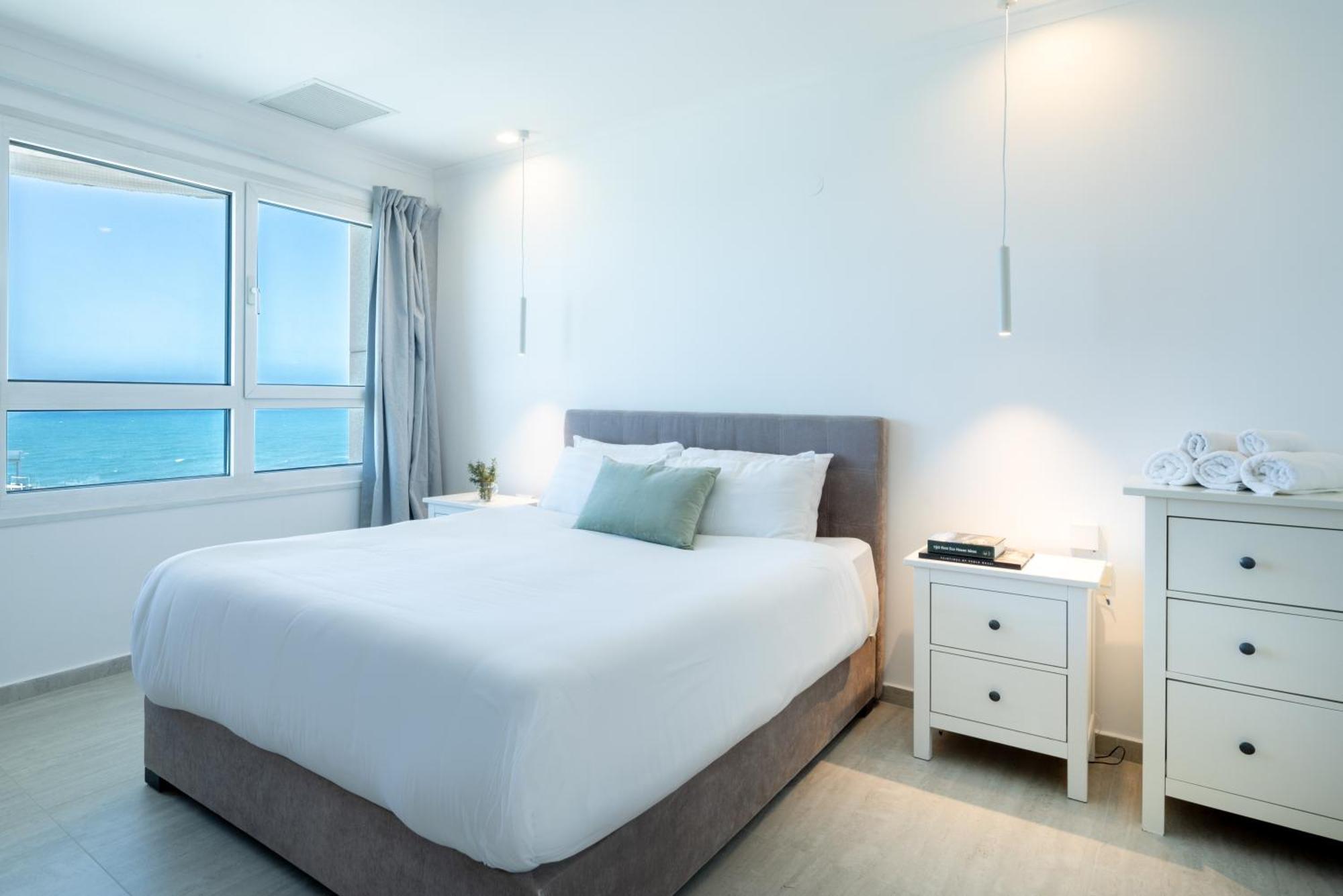 Superb Beachfront Apartments With Shelter By Sea N' Rent Tel Awiw Zewnętrze zdjęcie