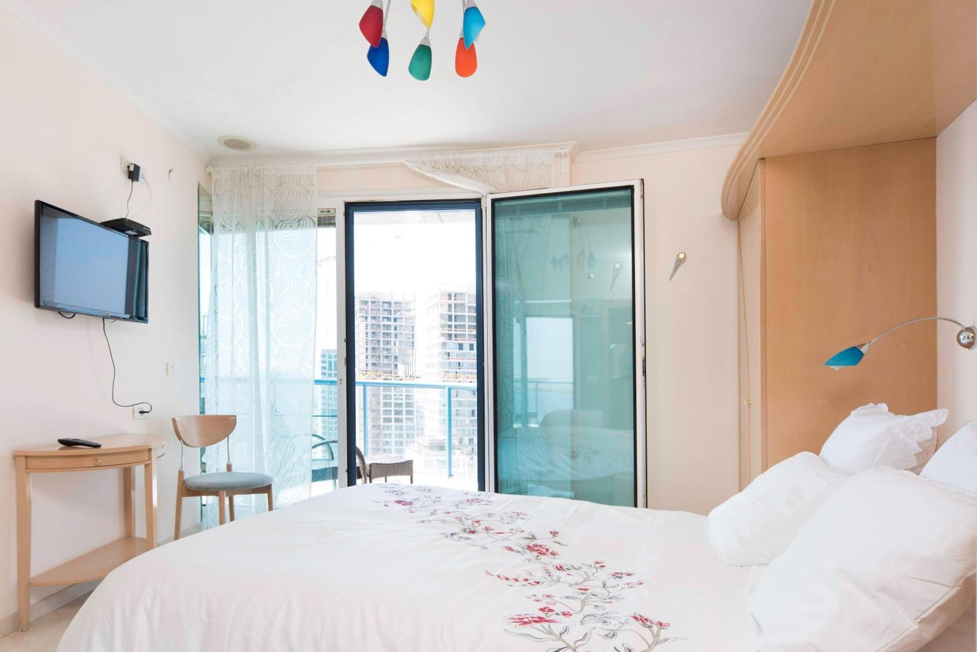 Superb Beachfront Apartments With Shelter By Sea N' Rent Tel Awiw Zewnętrze zdjęcie
